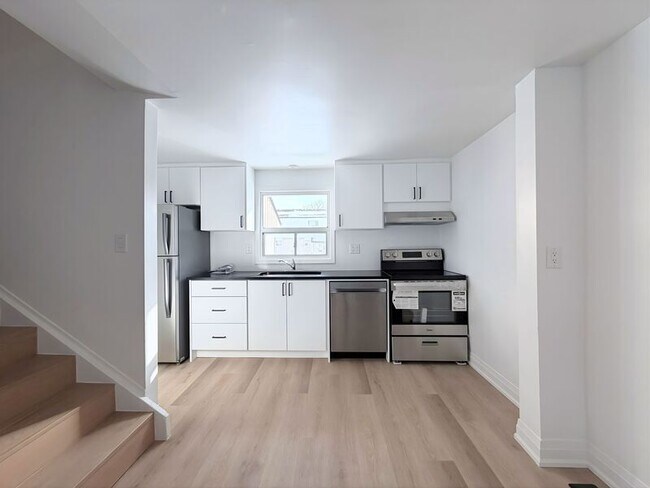 Building Photo - 197-197 Mohawk St