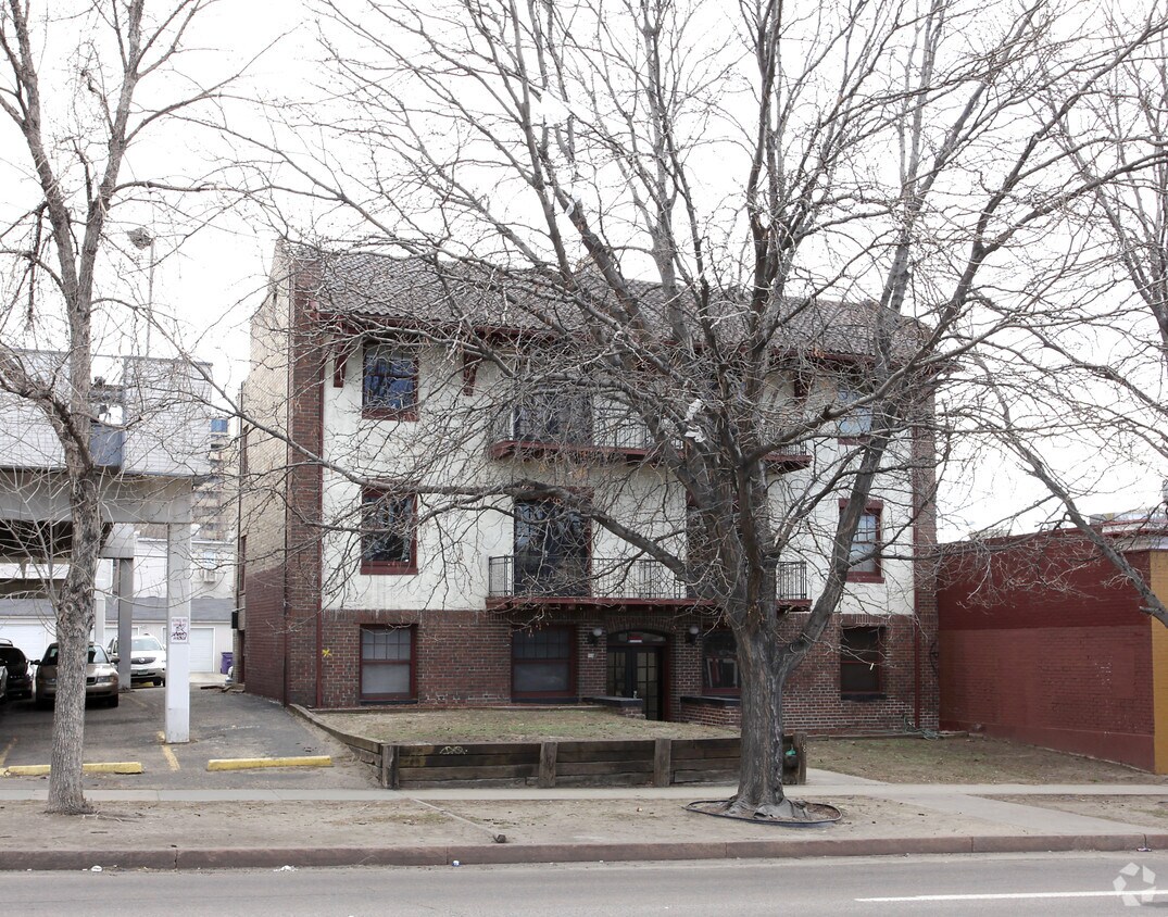 Primary Photo - 718 Grant St