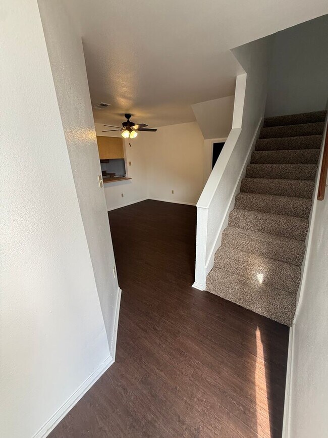 Foto del edificio - JAMES2812-14