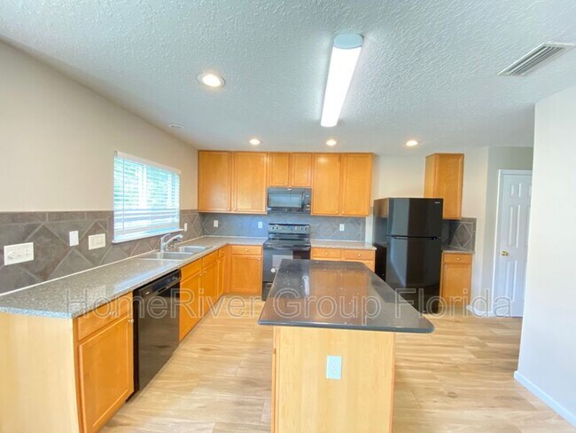 Building Photo - 337 Van Gogh Cir