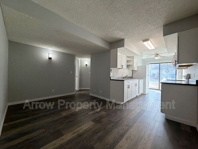 Building Photo - 3405 Holdrege St