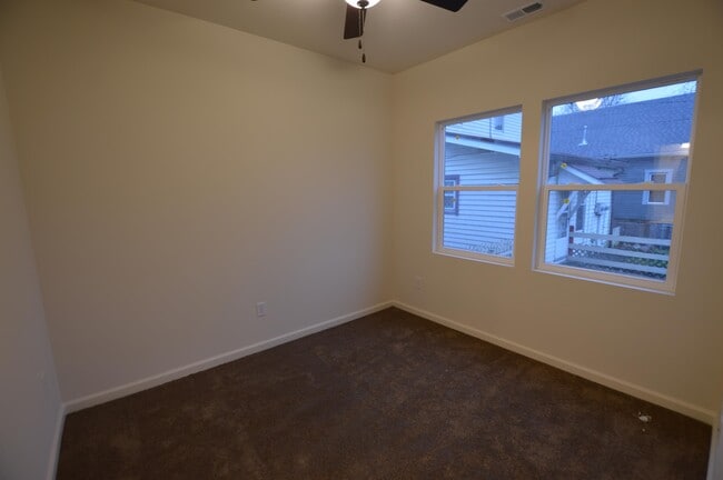 Building Photo - 1306 Woodlawn Ave