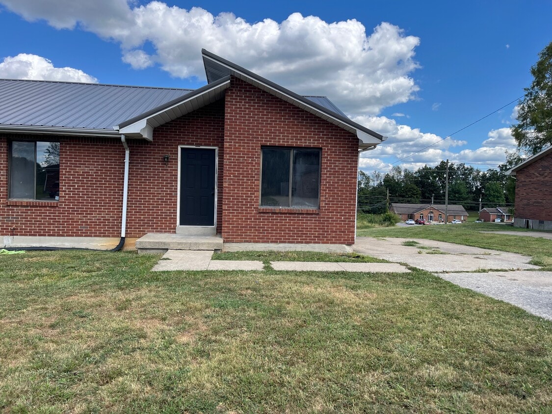 Primary Photo - 1709 Cliff Ridge Ct