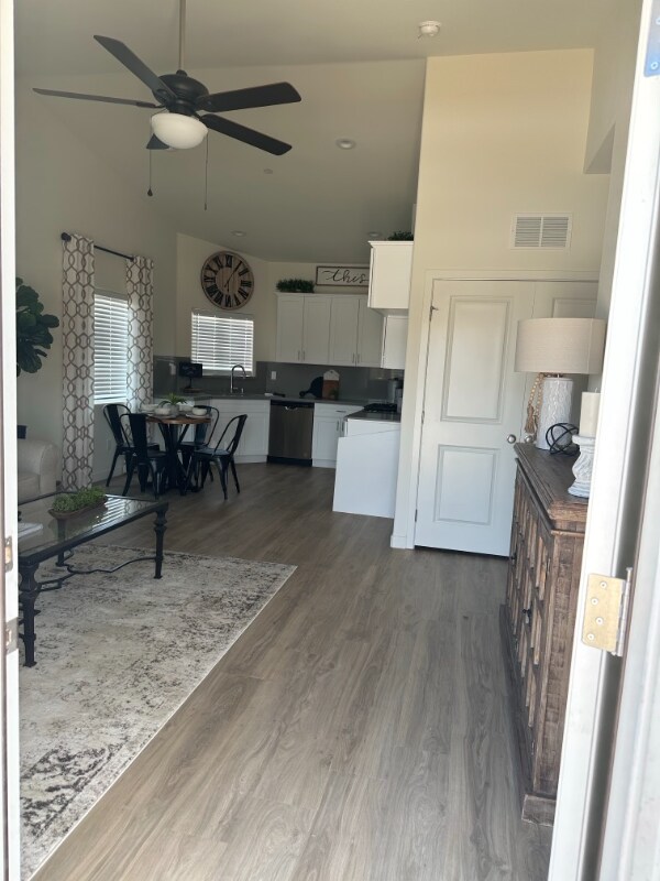 Foto principal - 8502 Frankie Lou St