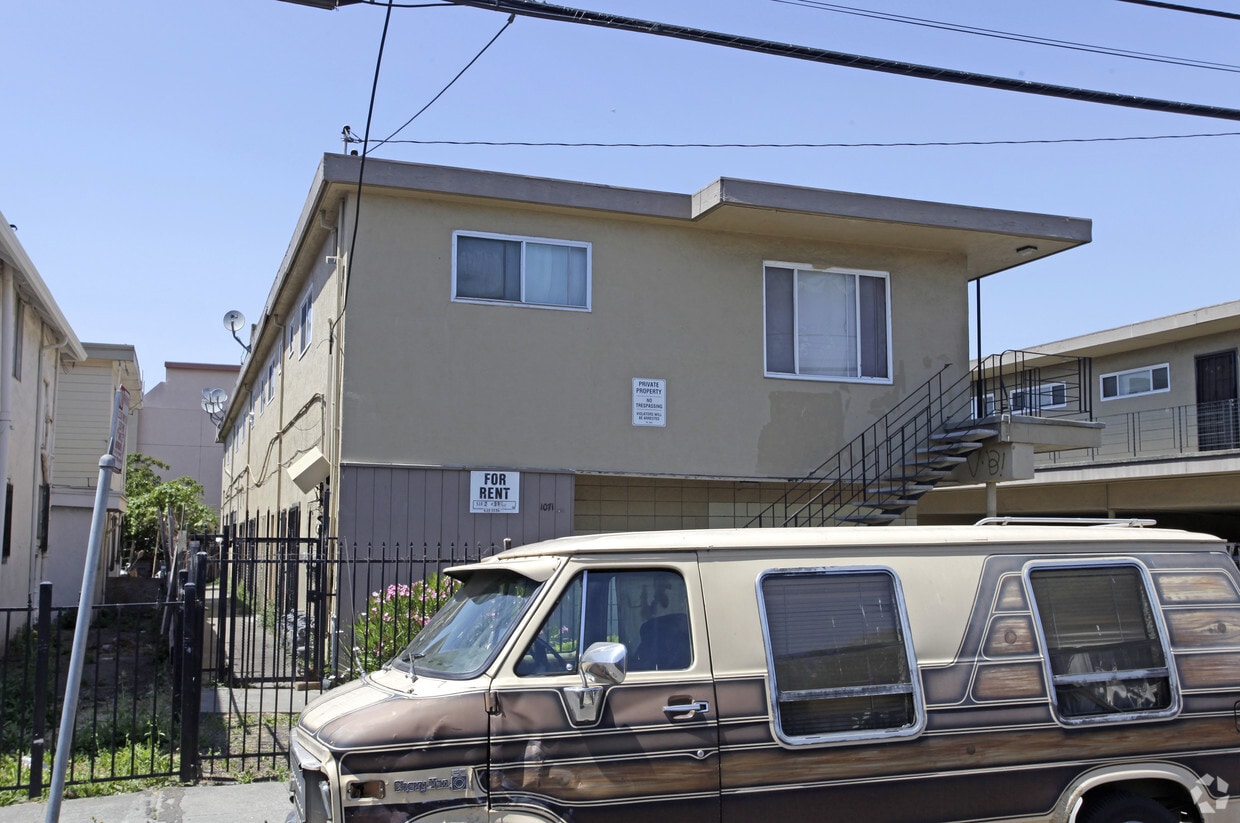 Building Photo - 1071 81st Ave