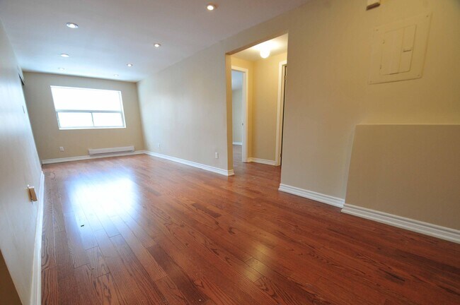 Photo du bâtiment - 710 Gerrard St E