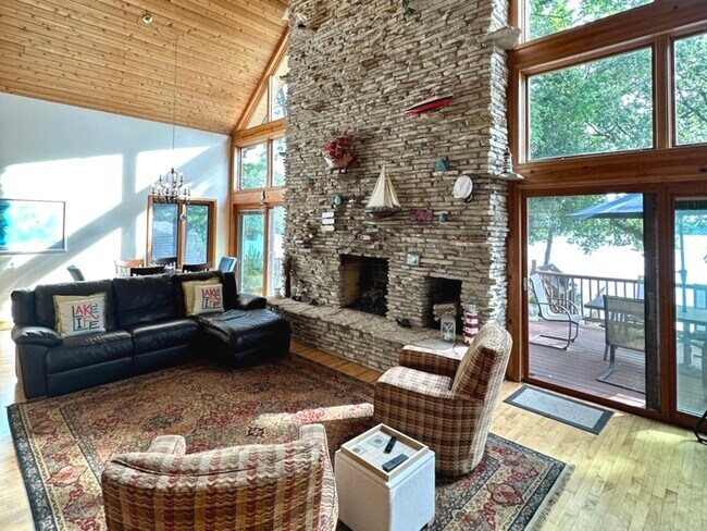 Foto del edificio - 4106 W Lake Shore Dr