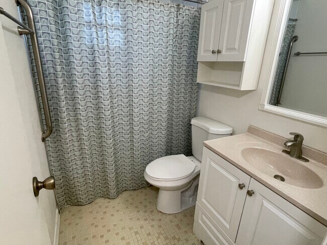 Building Photo - 171 Golf Club Ln