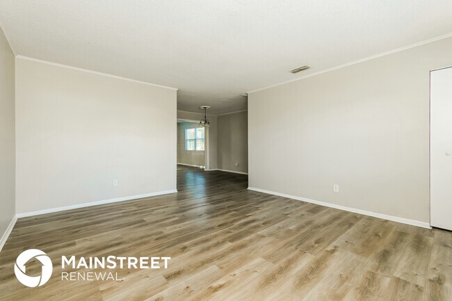 Foto del edificio - 5801 Abercorn Dr