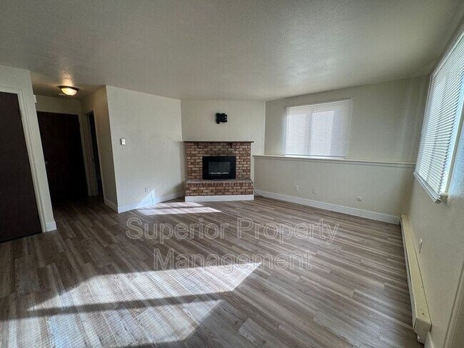 Foto del edificio - 4950 King Arthur Way