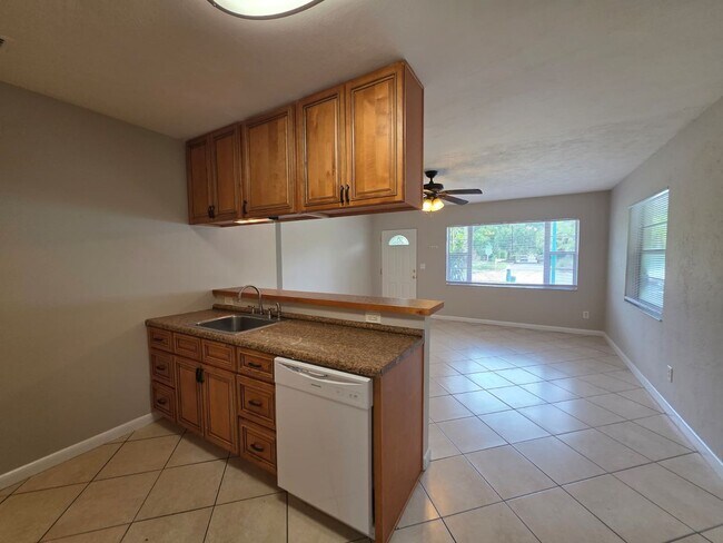 Foto del edificio - 917 64th St S