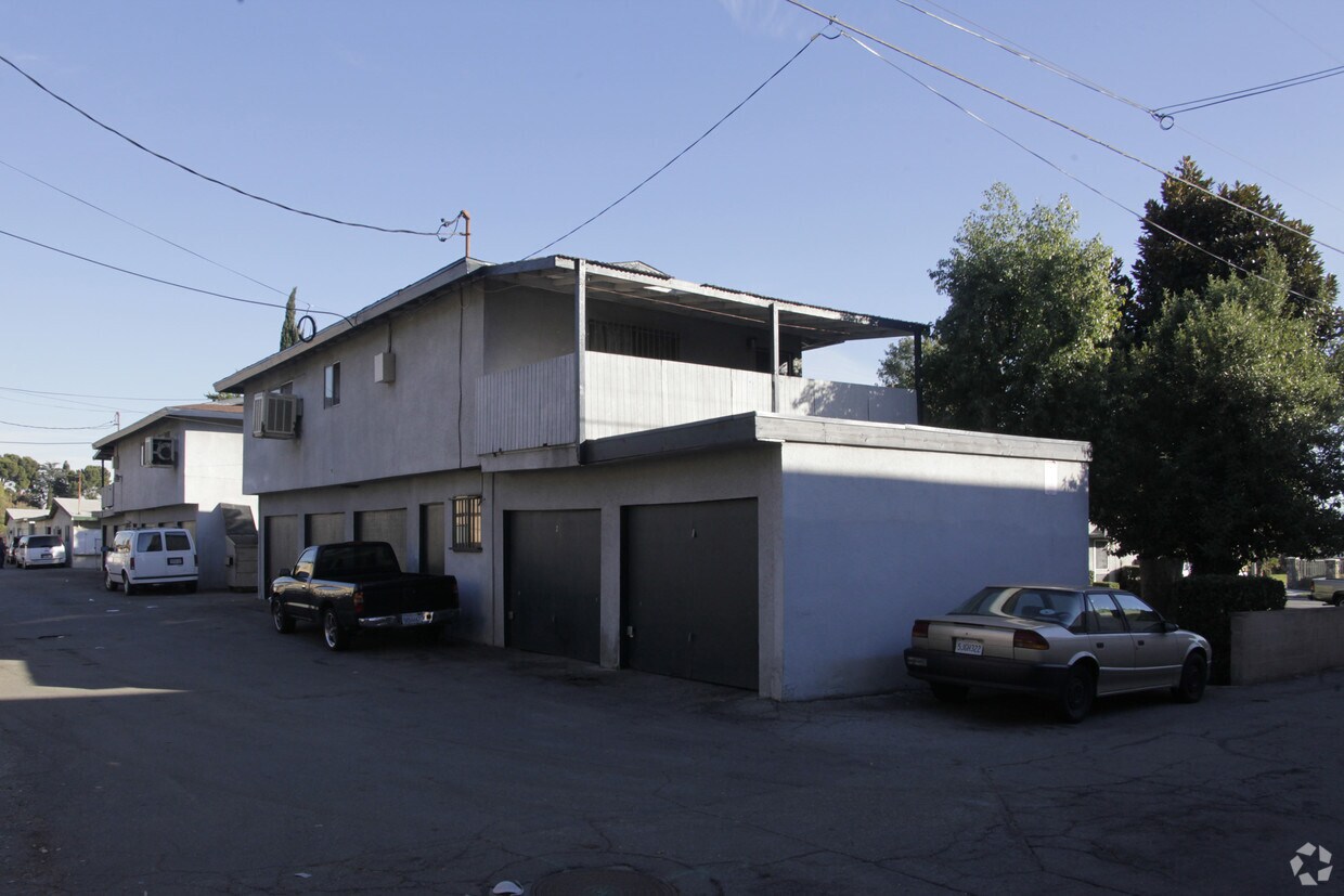 Building Photo - 1040 W G St