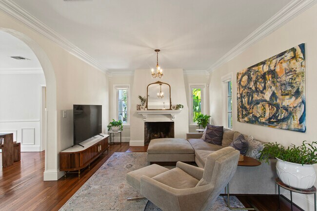 Building Photo - 604 Alcazar Ave