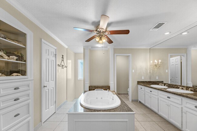 Foto del edificio - 16114 Kempton Park Dr