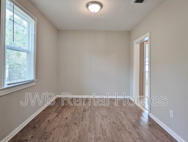 Foto del edificio - 3111 Lowell Ave