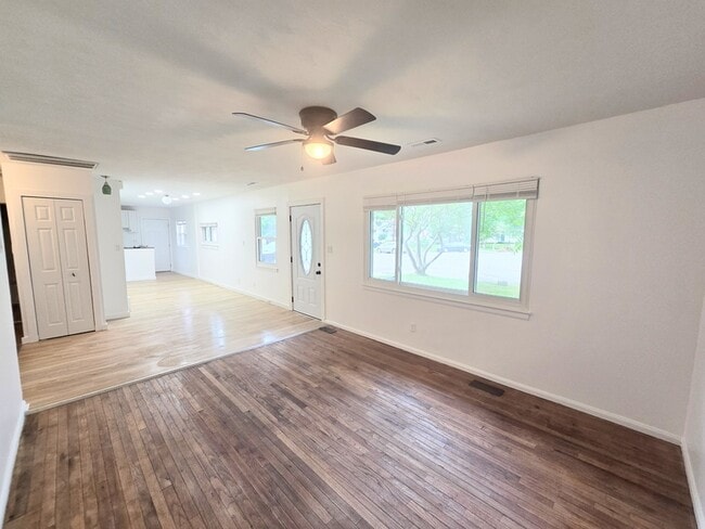 Building Photo - 5209 Julianna Dr