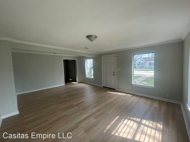 Foto del edificio - 3 br, 2 bath House - 300 S. 3rd St. Unit A