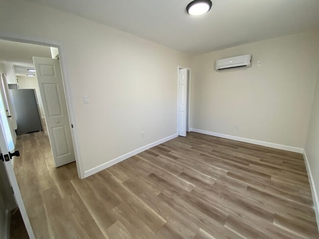 Foto del edificio - 1645 W Adams Blvd