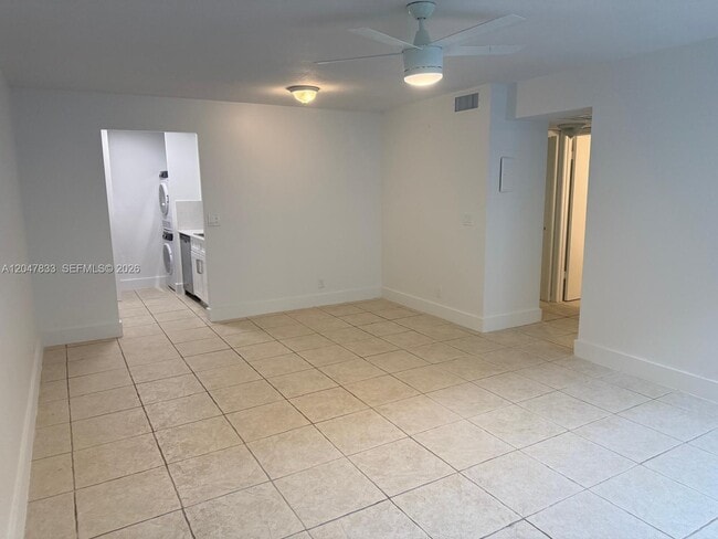 Foto del edificio - 10116 Twin Lakes Dr