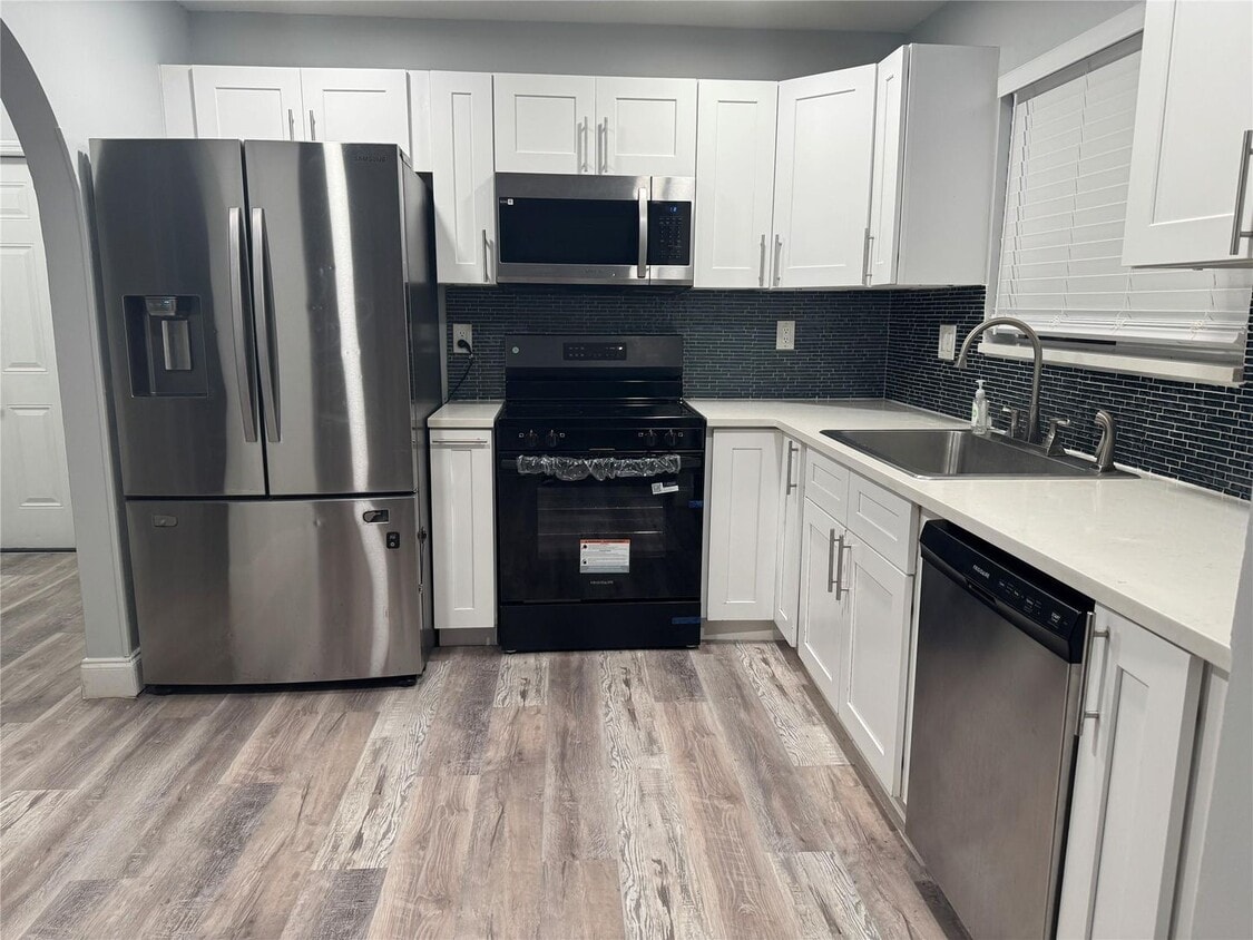 Primary Photo - 5516 NW 22nd St