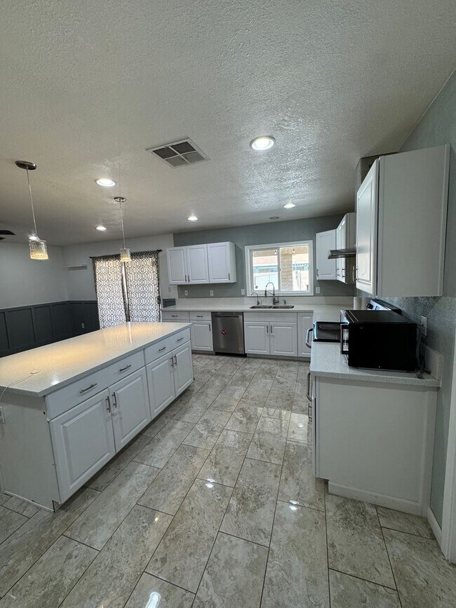Foto del edificio - 3bed/2bath Chandler home for rent!