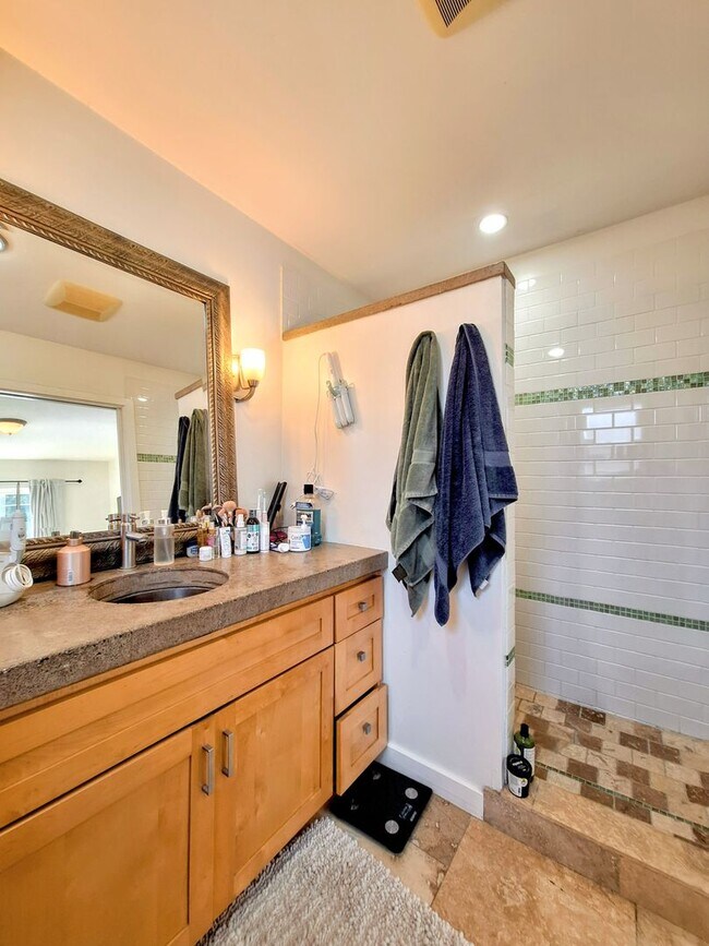 Foto del edificio - Beautifully Remodeled 3bd Single Story Hou...