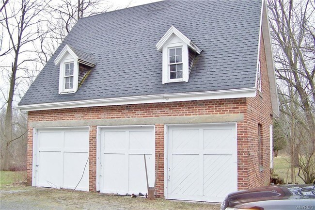 Building Photo - 4072 Calkins Rd