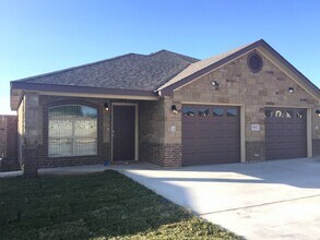 Building Photo - 5507 Settlers Ct