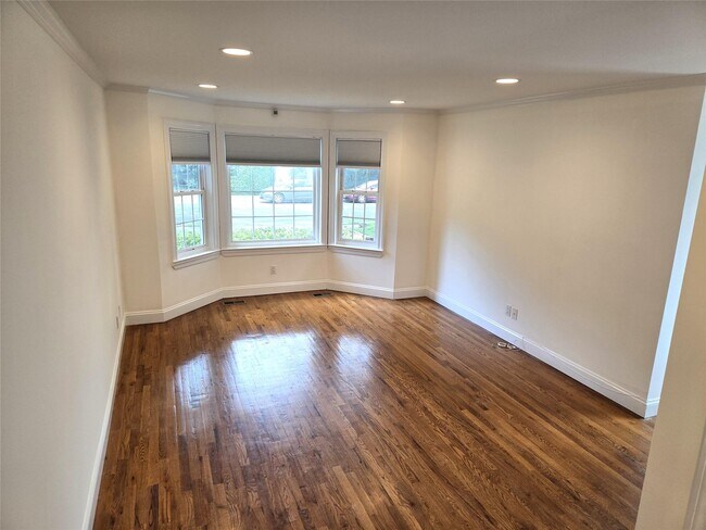 Foto del edificio - 63 Dunwood Rd