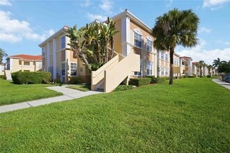 Building Photo - 1015 Villagio Cir