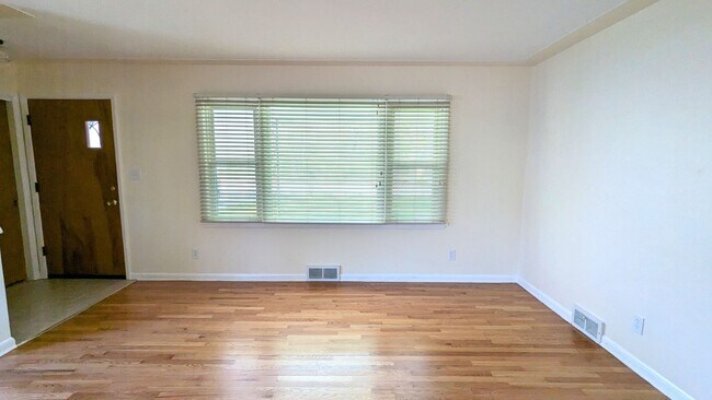 Foto del edificio - 755 Oakmere Pl