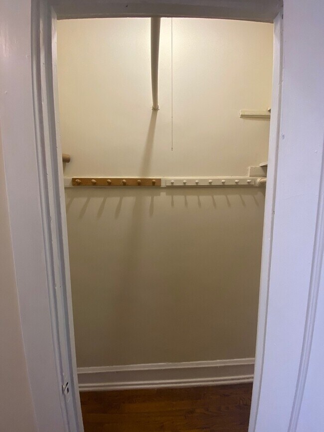 Foto del edificio - 1341 W Touhy Ave