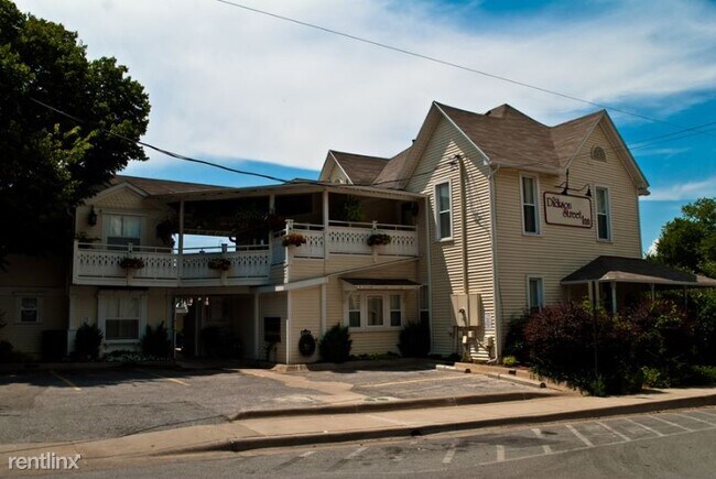 Building Photo - 5 br, 4 bath Apartment - 301 W. Dickson ST