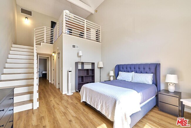 Foto del edificio - 10929 Morrison St