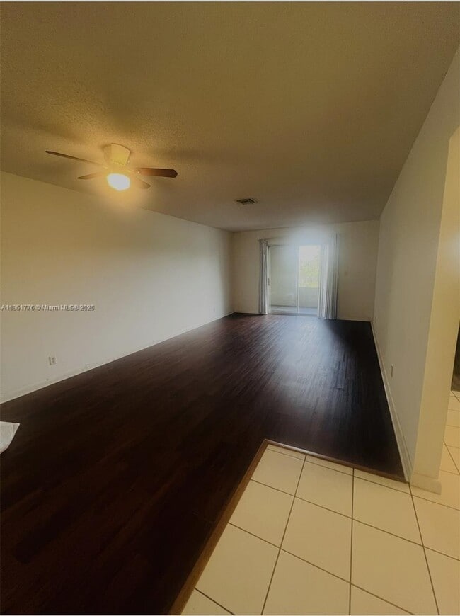 Foto del edificio - 7701-7713 Davie Road Extension Ext