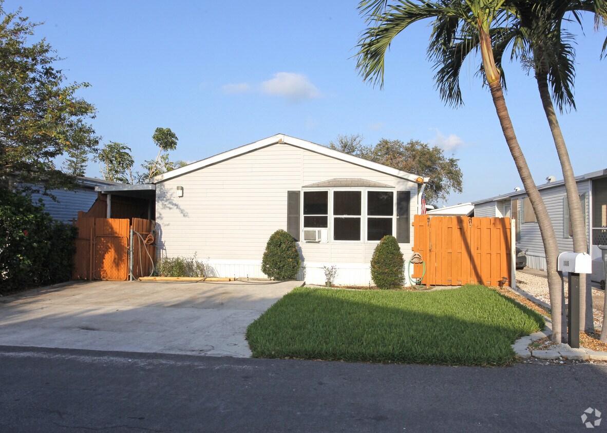 Foto principal - Park Ridge West Mobile Home Park
