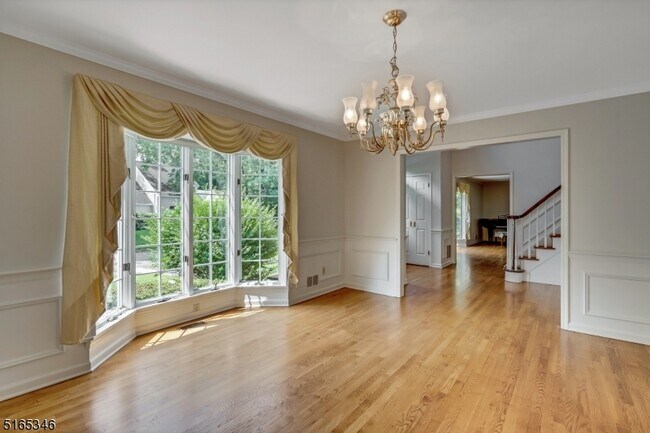 Building Photo - 34 Woodmere Dr