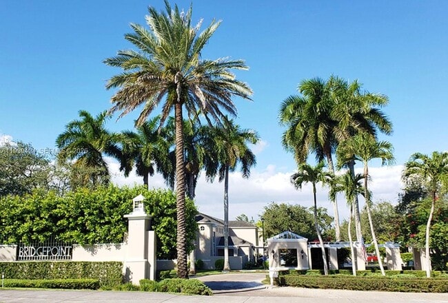 Foto del edificio - 6950 SW 55th Terrace E