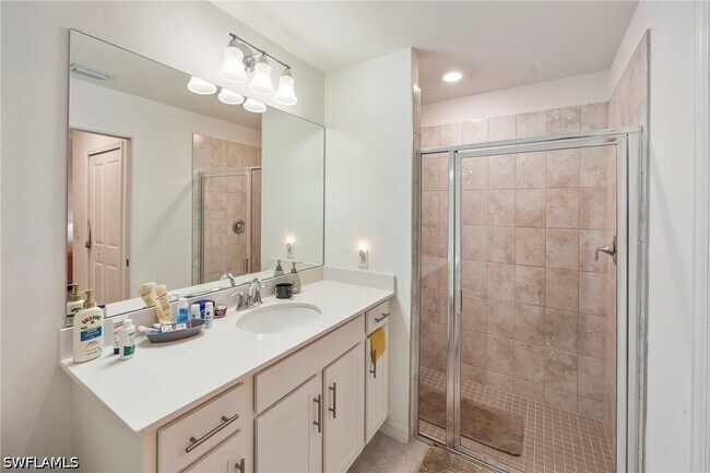 Foto del edificio - 5835 Double Eagle Cir