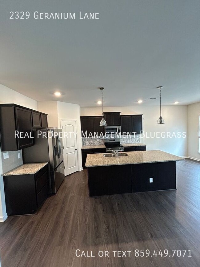 Foto del edificio - 2329 Geranium Ln