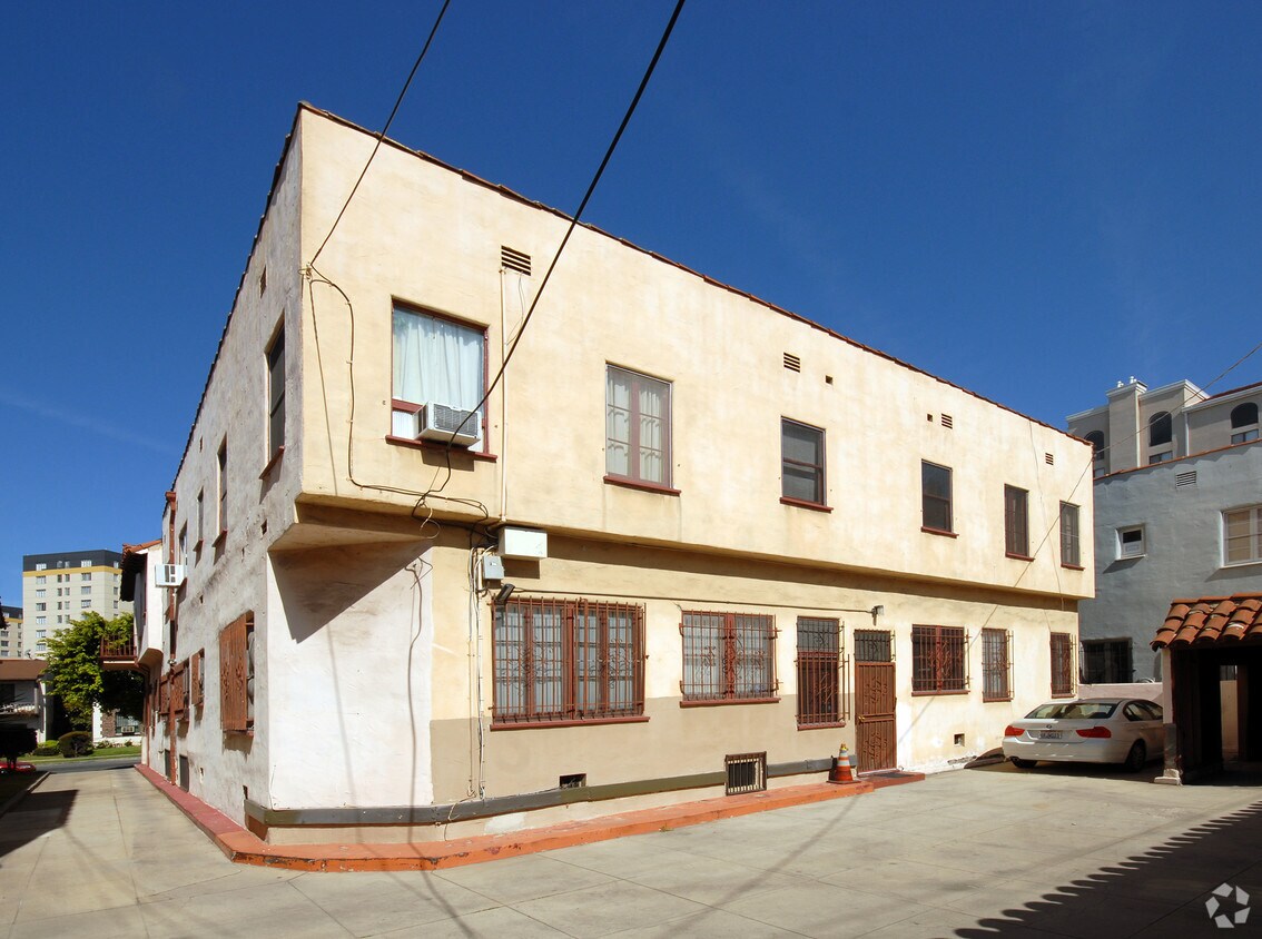 Primary Photo - 358 S Cochran Ave