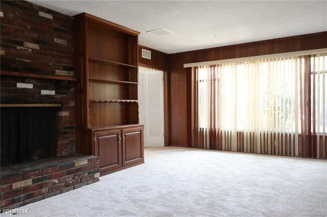 Building Photo - 3 br, 2 bath House - 232 N Hillcrest Blvd