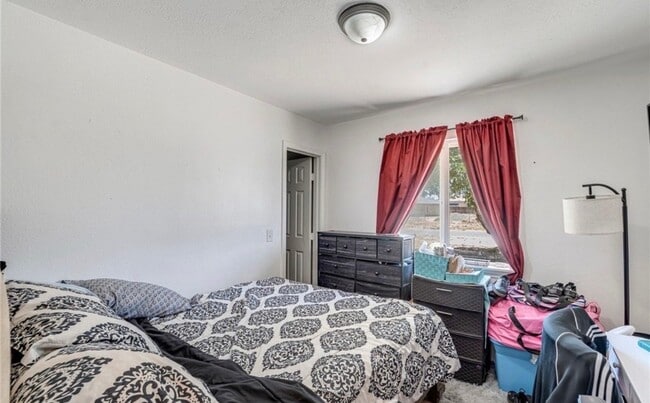 Foto del edificio - 15866 Sitting Bull St
