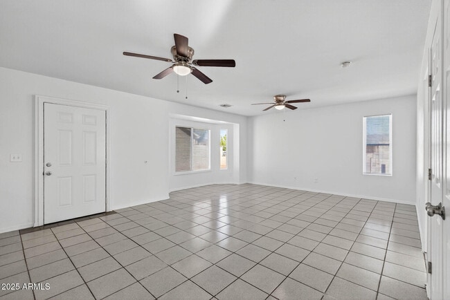 Foto del edificio - 8321 W Edwards St