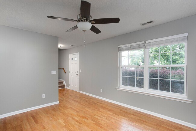 Foto del edificio - 4 bedroom House in Morrisville: Available ...