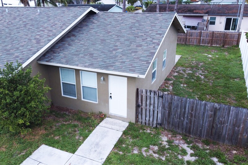 Foto principal - 6171 Heather St