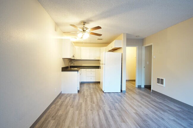 Foto del edificio - Cozy 1-Bedroom Near OHSU Ready Mid-April!