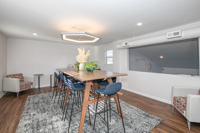 Building Photo - Meridian at Hermitage