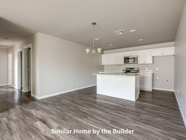 Building Photo - Charming 3-Bed in Yukon - Move-In Ready