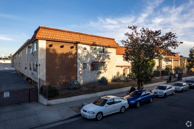 8800 Cedros Avenue - 8800 Cedros Ave